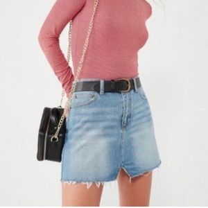 BDG Denim Mini Skirt Raw Hem size XS Preowned UO frayed hem casual on trend